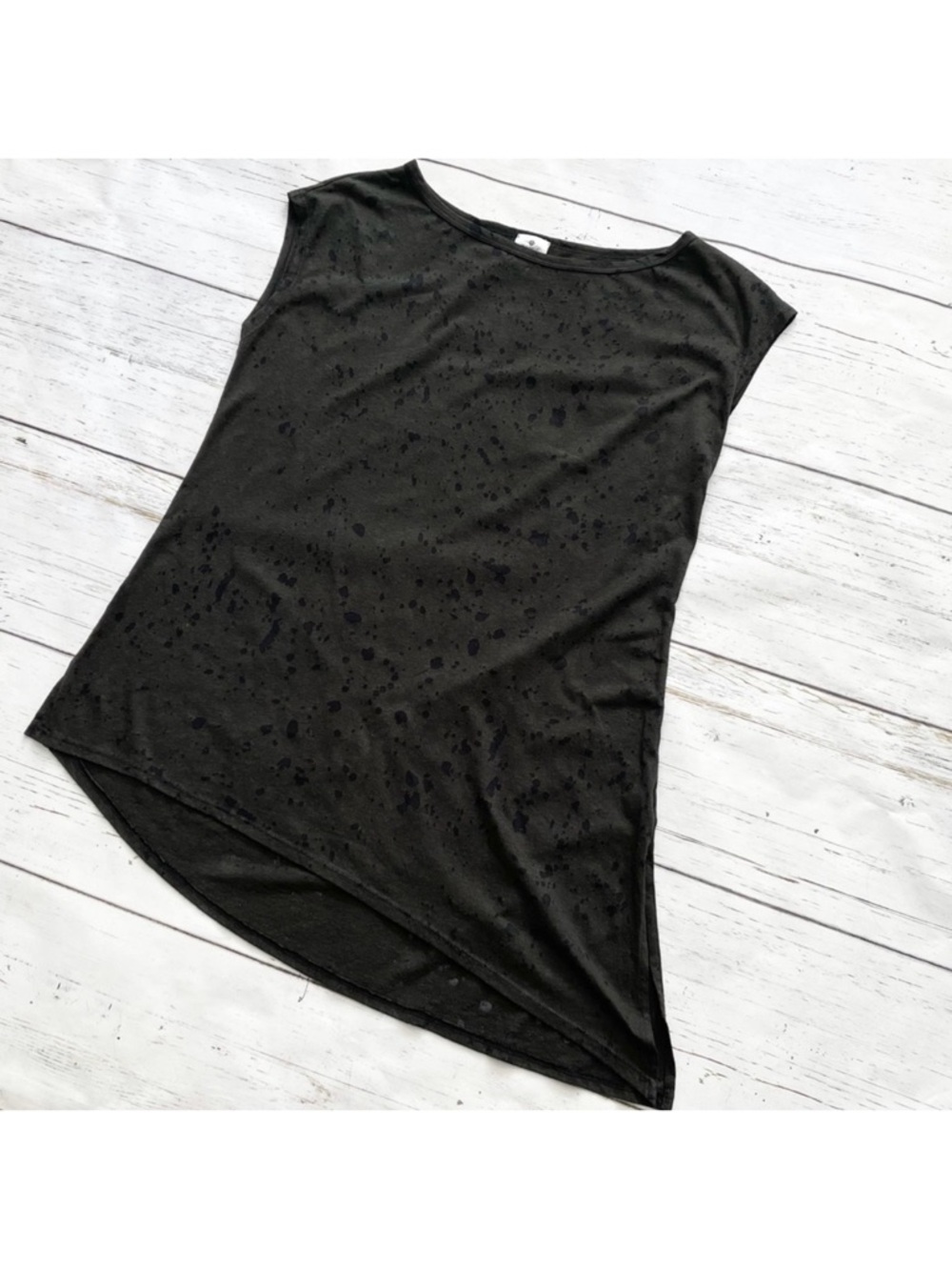 Evereve + Michael Stars Women’s Dark Green Asymmetrical Tie-Hem Burnout Top - Picture 5 of 5